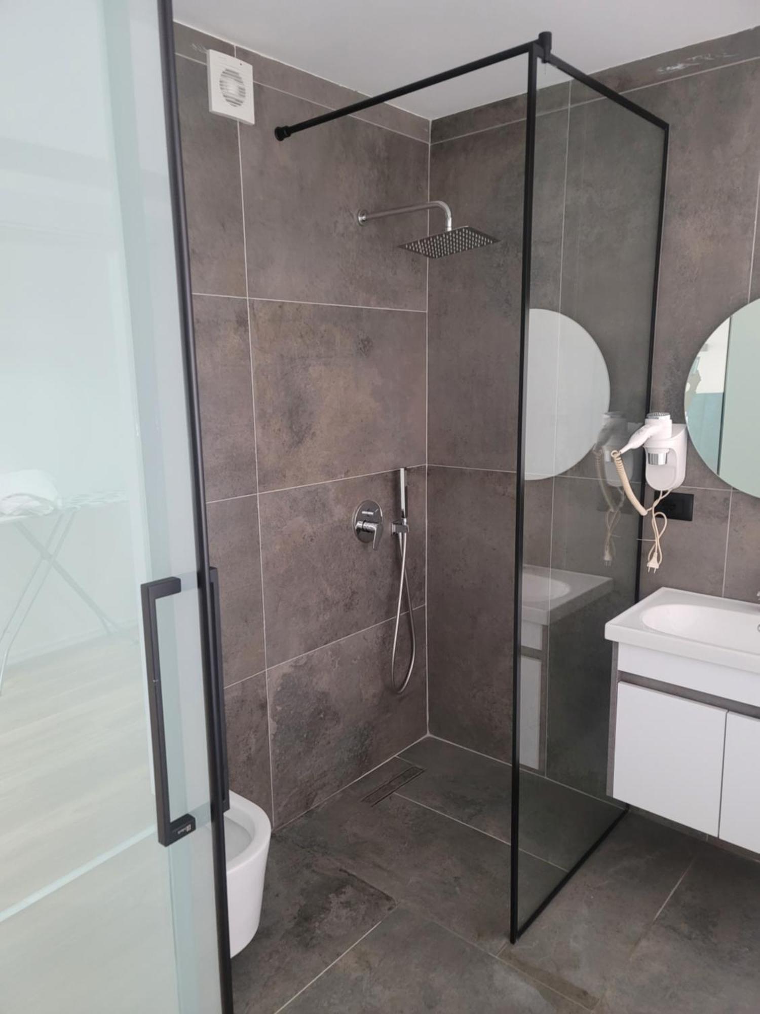 Apollonia Hotel 4*